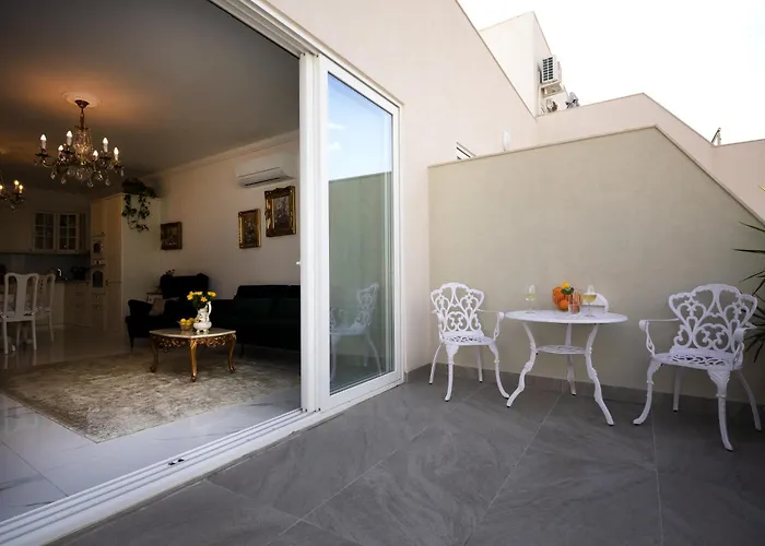 Sea View Luxury Penthouse, Saint Paul's Bay * セント・ポールズ・ベイ