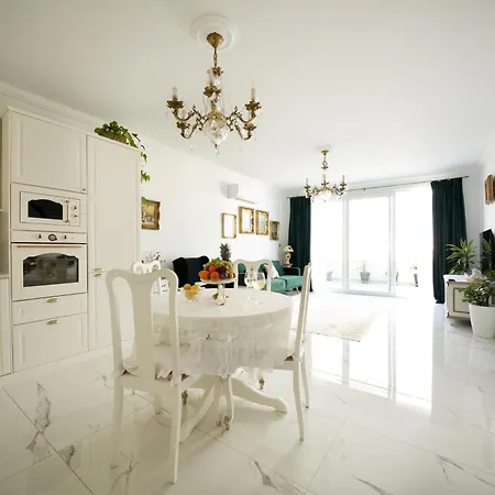 Апартаменты Sea View Luxury Penthouse, Saint Paul's Bay *