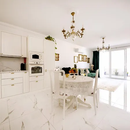 Sea View Luxury Penthouse, Saint Paul's Bay