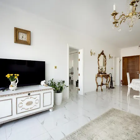 Sea View Luxury Penthouse, Saint Paul's Bay Сент-Полс-Бей