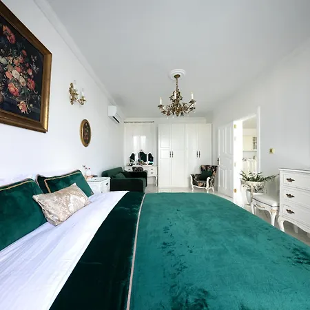 Boutique Penthouse With Private Terrace & Sea View