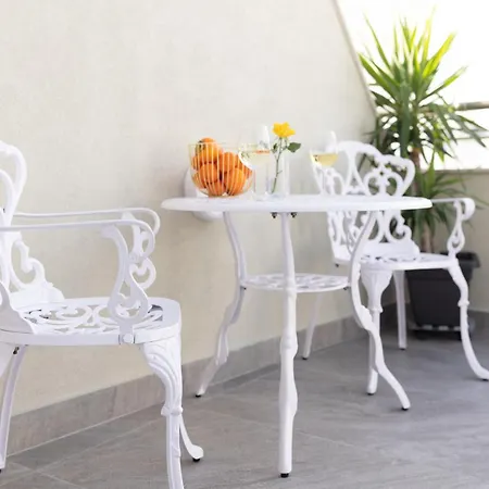 Sea View Luxury Penthouse, Saint Paul's Bay