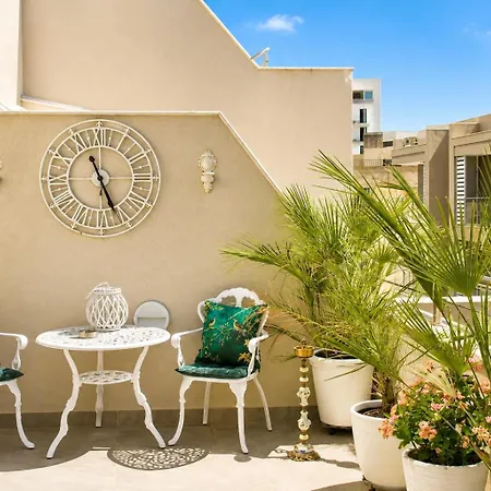 Boutique Penthouse With Private Terrace & Sea View