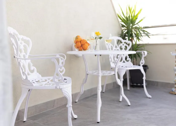 Sea View Luxury Penthouse, Saint Paul's Bay